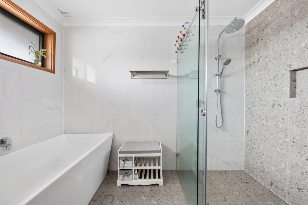 162 & 162A Lucas Road, Seven Hills NSW 2147 - photo 6