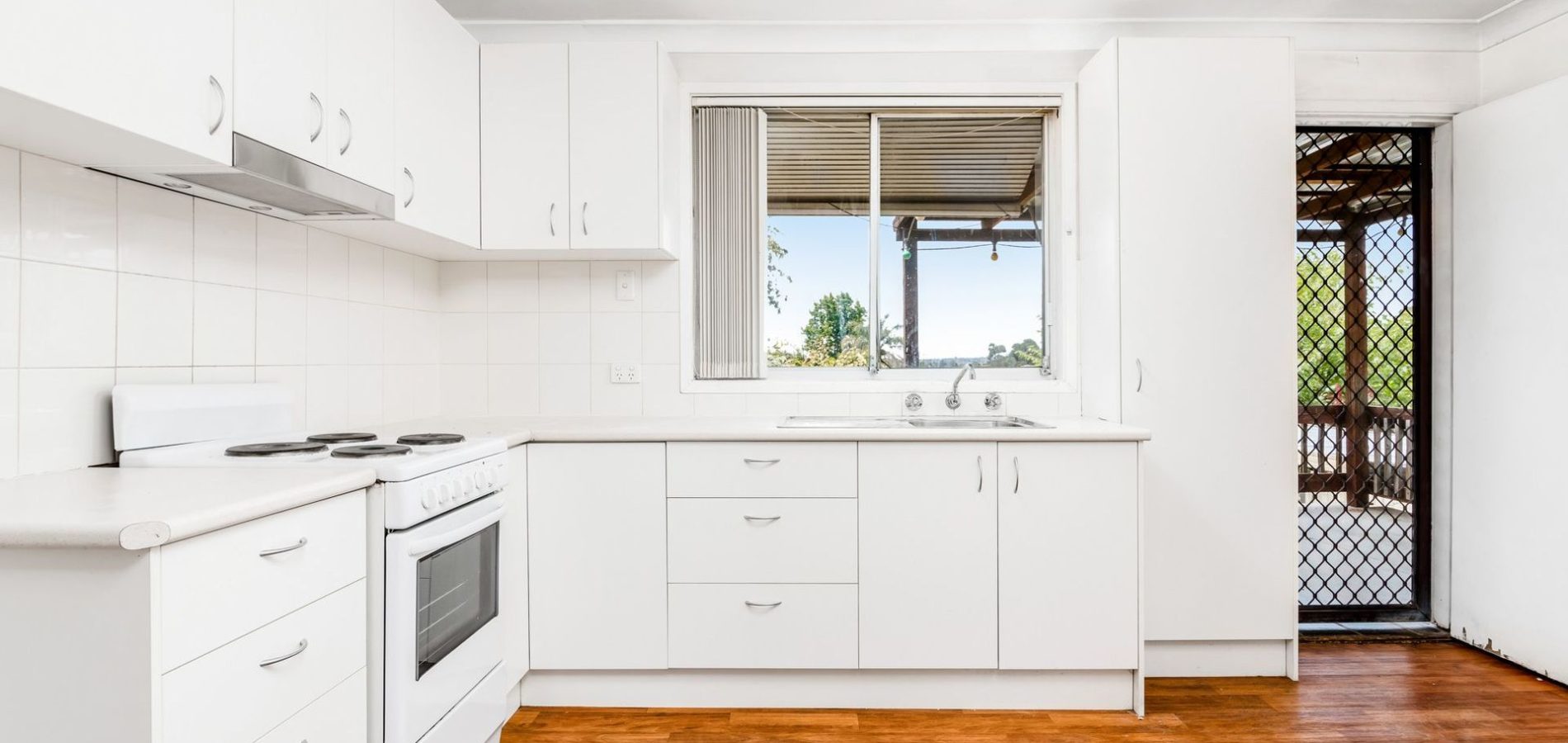 16 Desley Crescent, Prospect NSW 2148 - photo 2