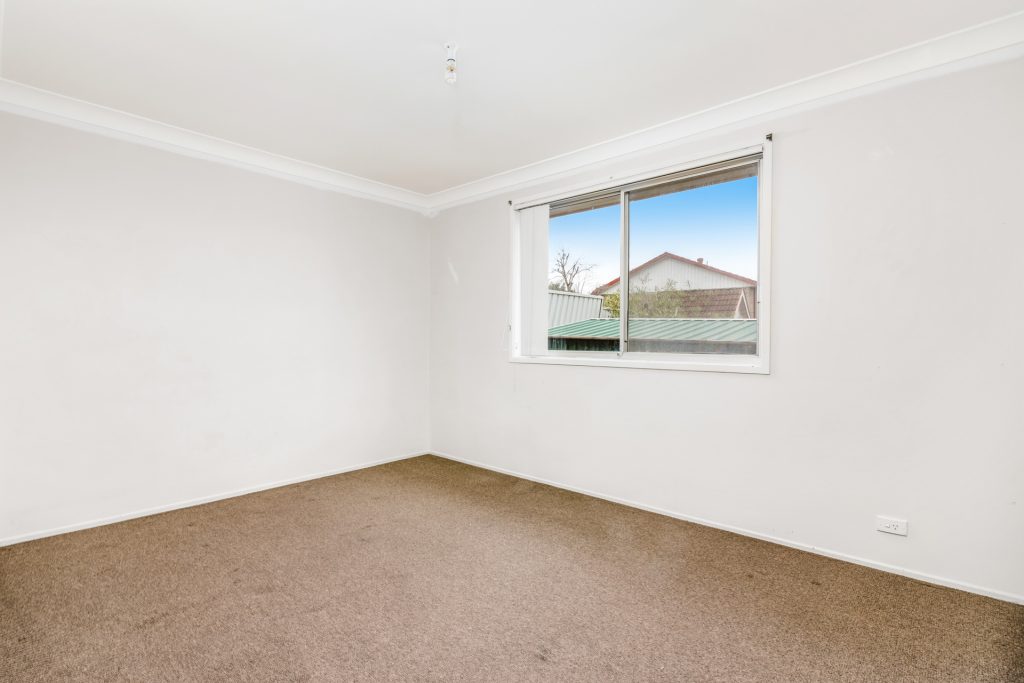 16 Desley Crescent, Prospect NSW 2148 - photo 4