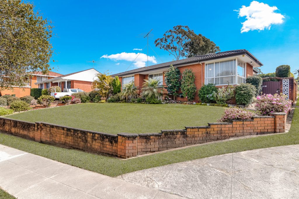 10 Athabaska Avenue, Seven Hills NSW 2147 - photo 8