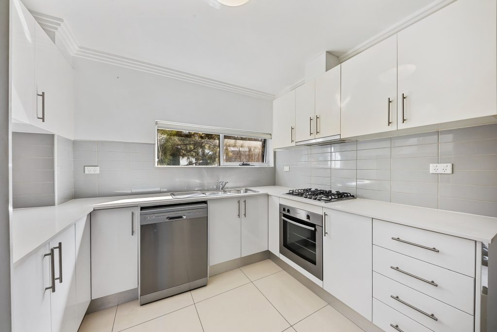 1/4 Barangaroo Road, Toongabbie NSW 2146 - photo 2