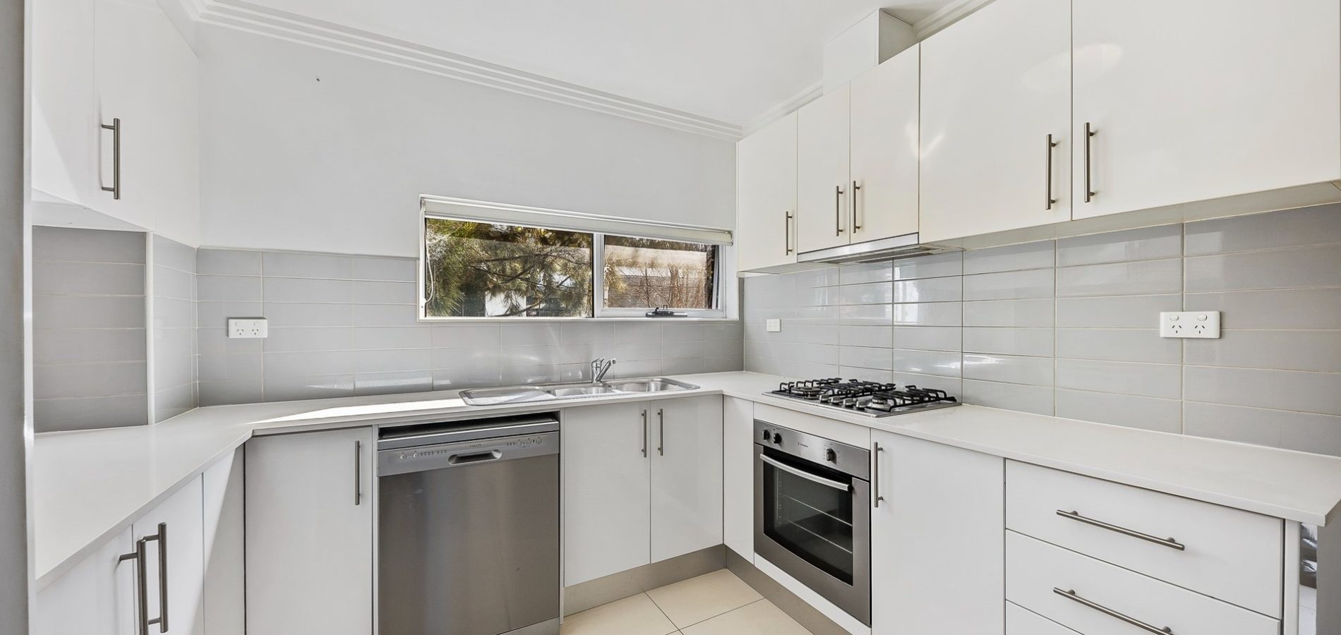 1/4 Barangaroo Road, Toongabbie NSW 2146 - photo 2