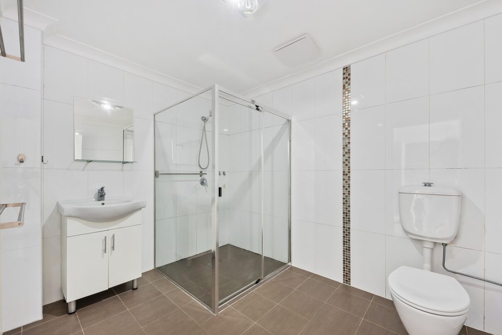 1/4 Barangaroo Road, Toongabbie NSW 2146 - photo 5