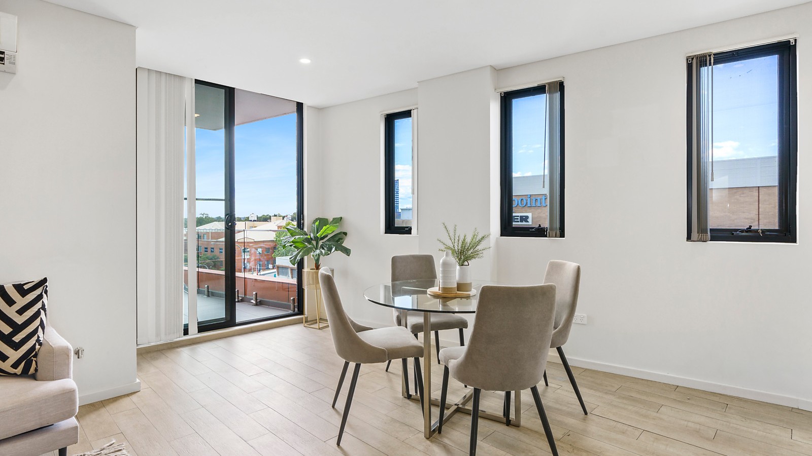 404/3 Balmoral Street, Blacktown NSW 2148 - photo 3