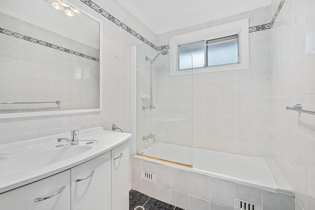 90 Ollier Crescent, Prospect NSW 2148 - photo 6