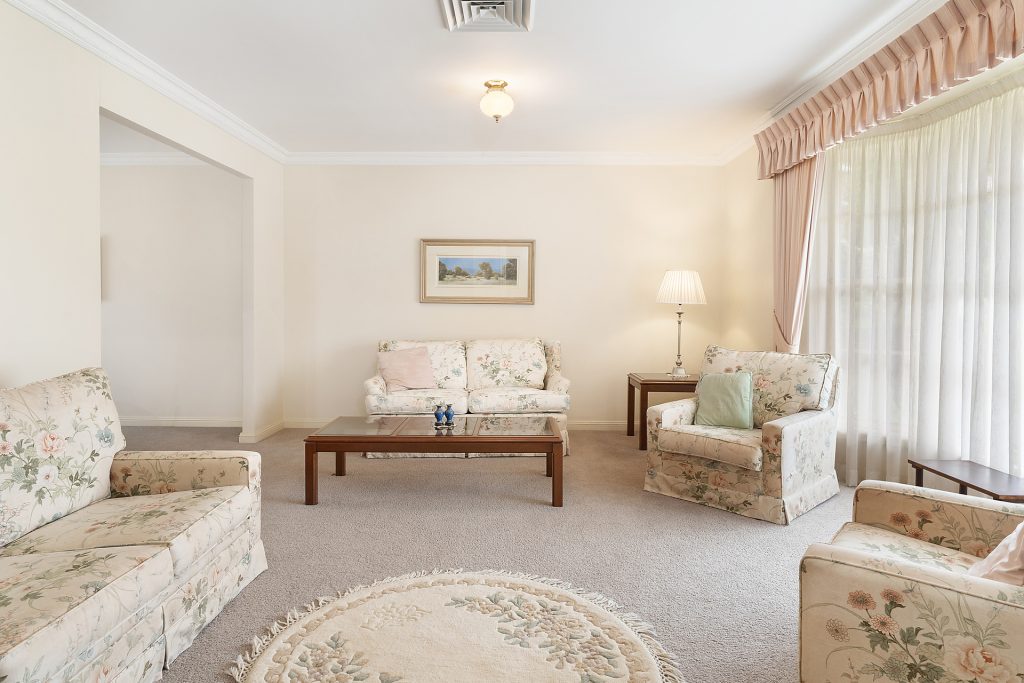8 Amberwood Place, Castle Hill NSW 2154 - photo 2