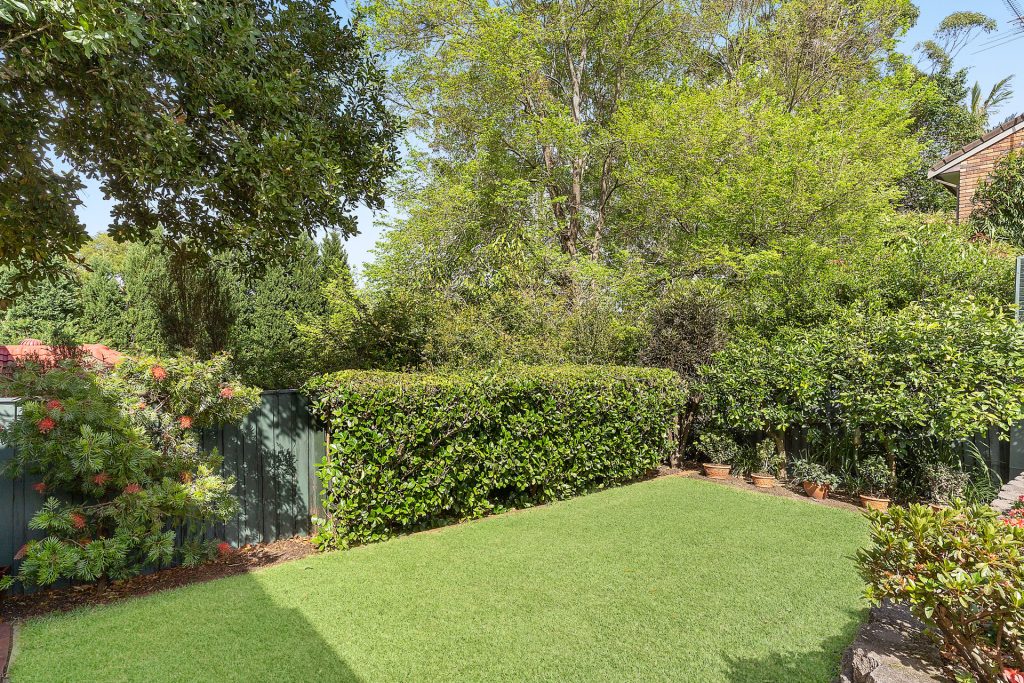 8 Amberwood Place, Castle Hill NSW 2154 - photo 11