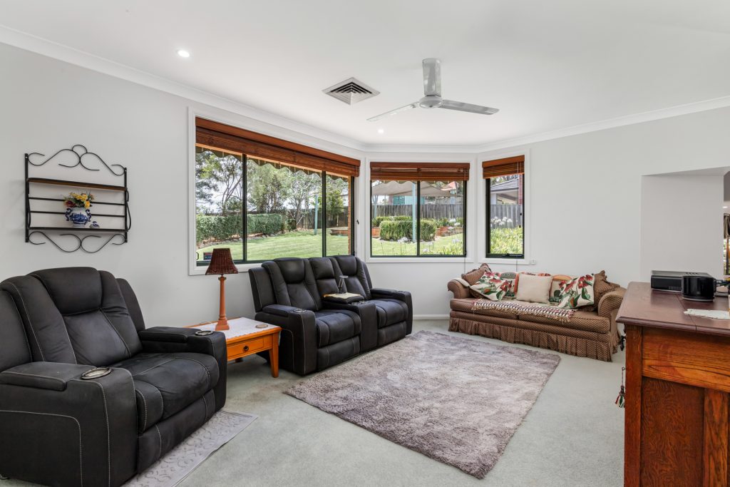 58 Glenridge Avenue, West Pennant Hills NSW 2125 - photo 8