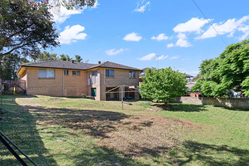 18 Merrilong Street, Castle Hill NSW 2154 - photo 2