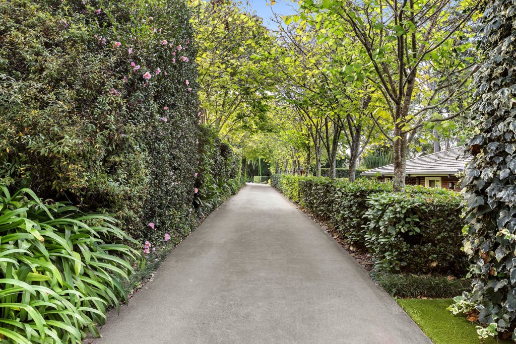 8 Graylind Avenue, West Pennant Hills NSW 2125 - photo 15