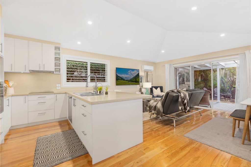 8 Graylind Avenue, West Pennant Hills NSW 2125 - photo 16