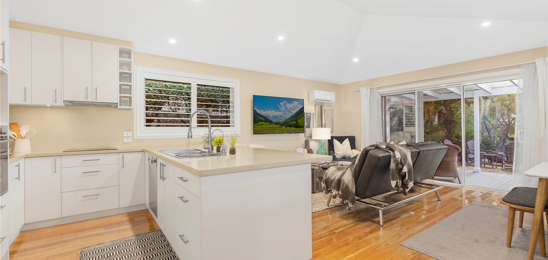 8 Graylind Avenue, West Pennant Hills NSW 2125 - photo 16
