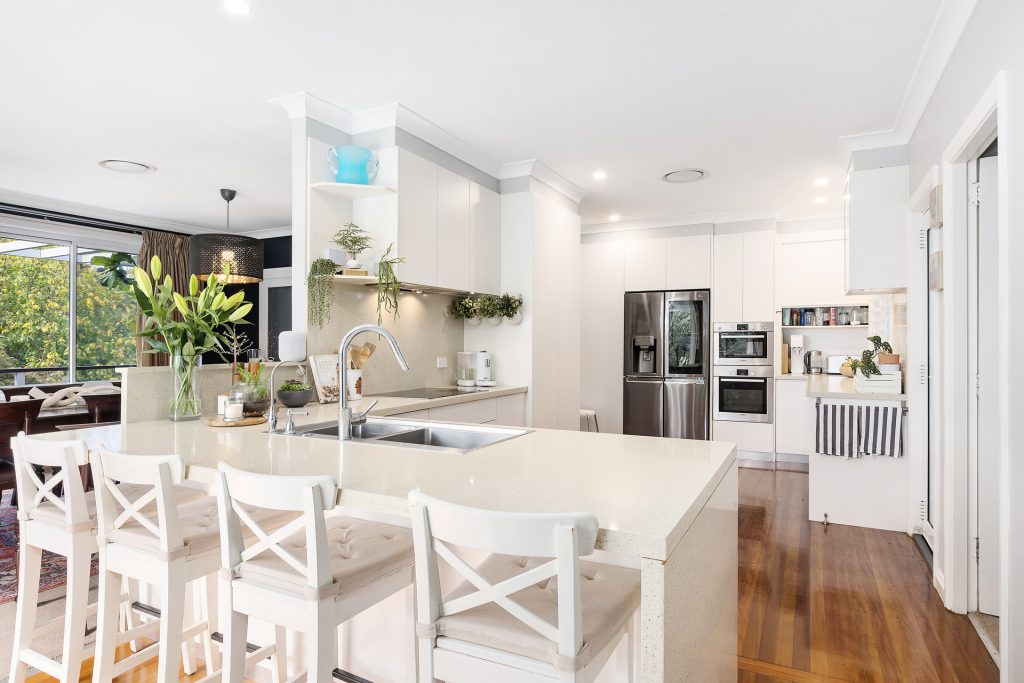 8 Graylind Avenue, West Pennant Hills NSW 2125 - photo 5
