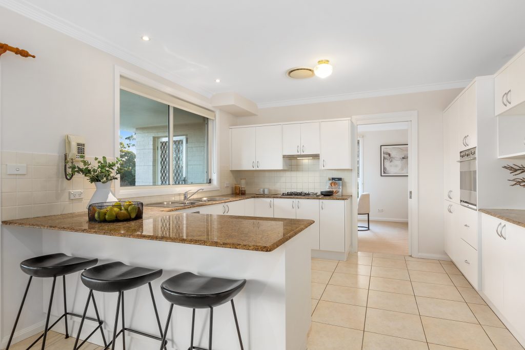 30 Larissa Avenue, West Pennant Hills NSW 2125 - photo 2