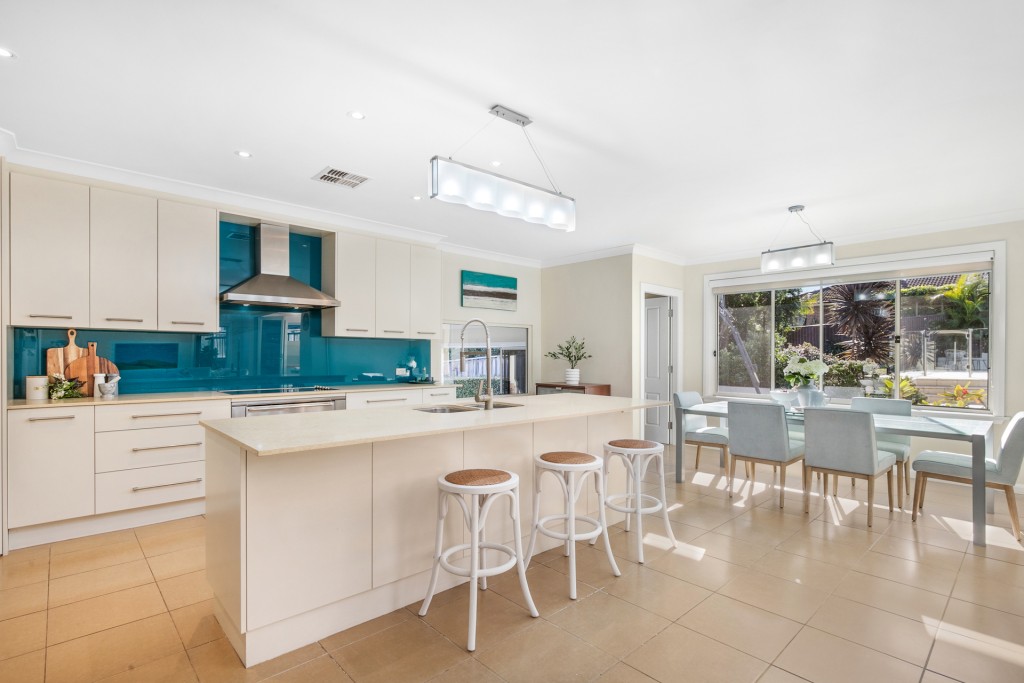 9 Isobell Avenue, West Pennant Hills NSW 2125 - photo 4