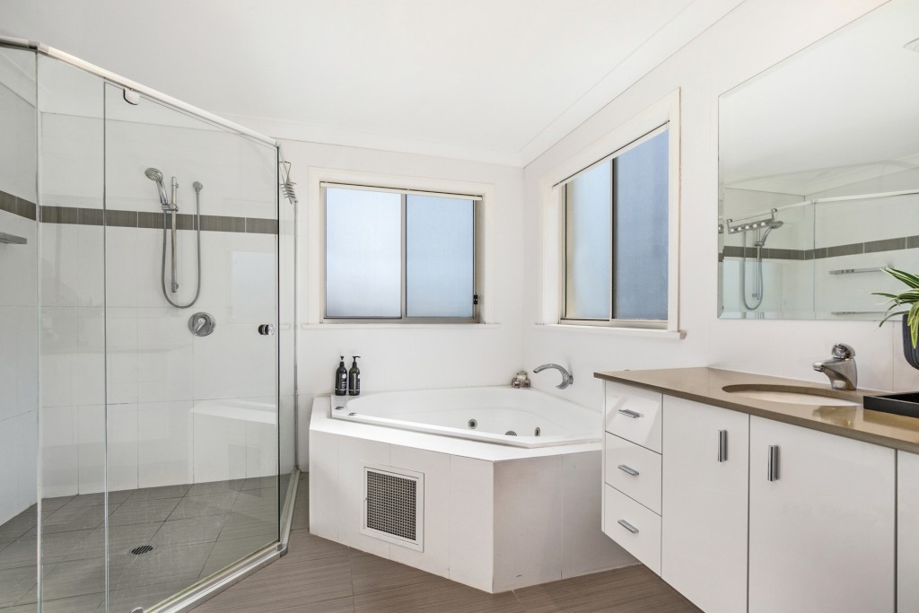 9 Isobell Avenue, West Pennant Hills NSW 2125 - photo 9