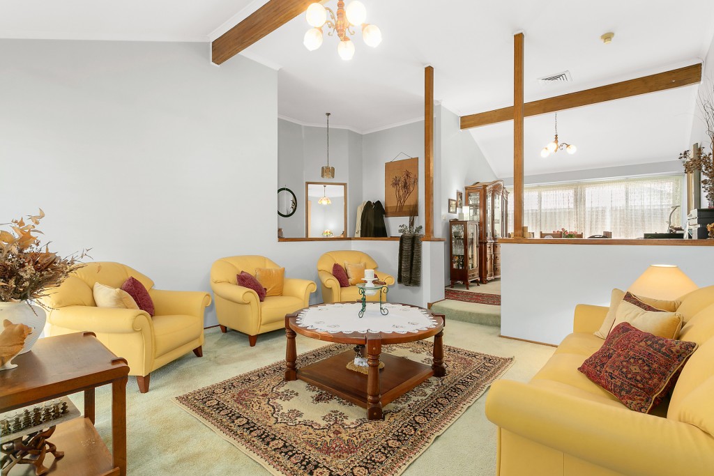 6 Castlewood Drive, Castle Hill NSW 2154 - photo 2