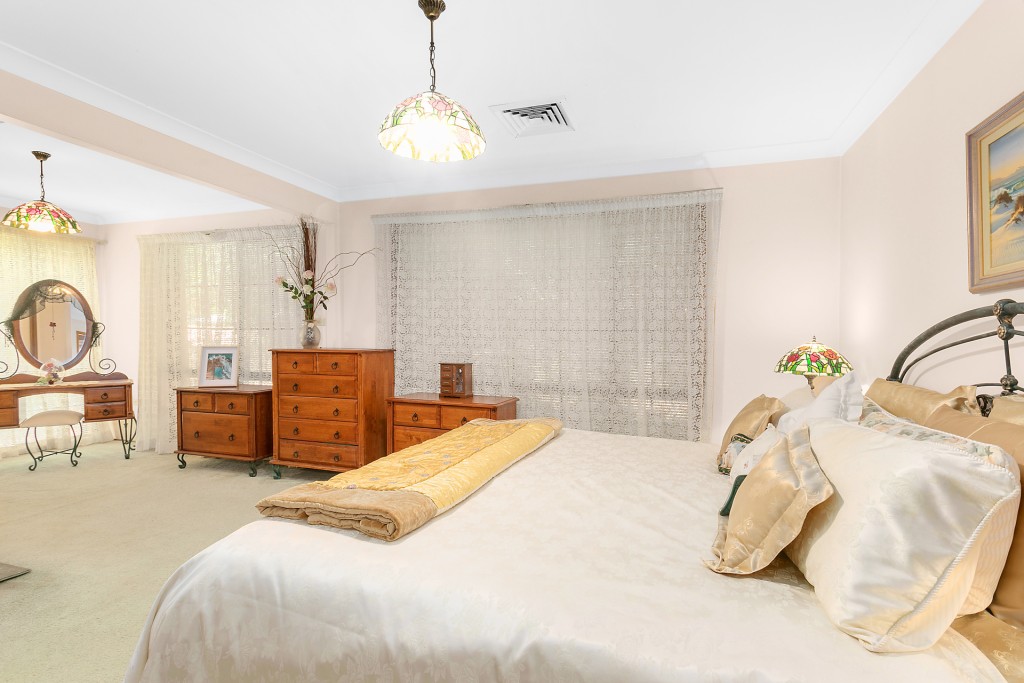 6 Castlewood Drive, Castle Hill NSW 2154 - photo 6