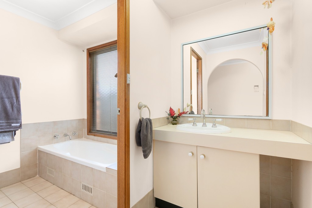 6 Castlewood Drive, Castle Hill NSW 2154 - photo 7