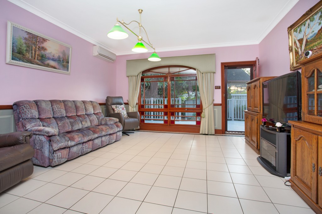4 Dunkeld Place, Dural NSW 2158 - photo 6