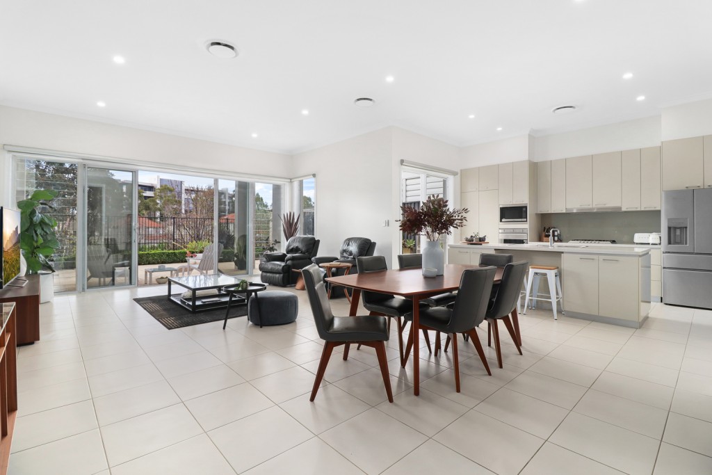 23 Linden Way, Bella Vista NSW 2153 - photo 4