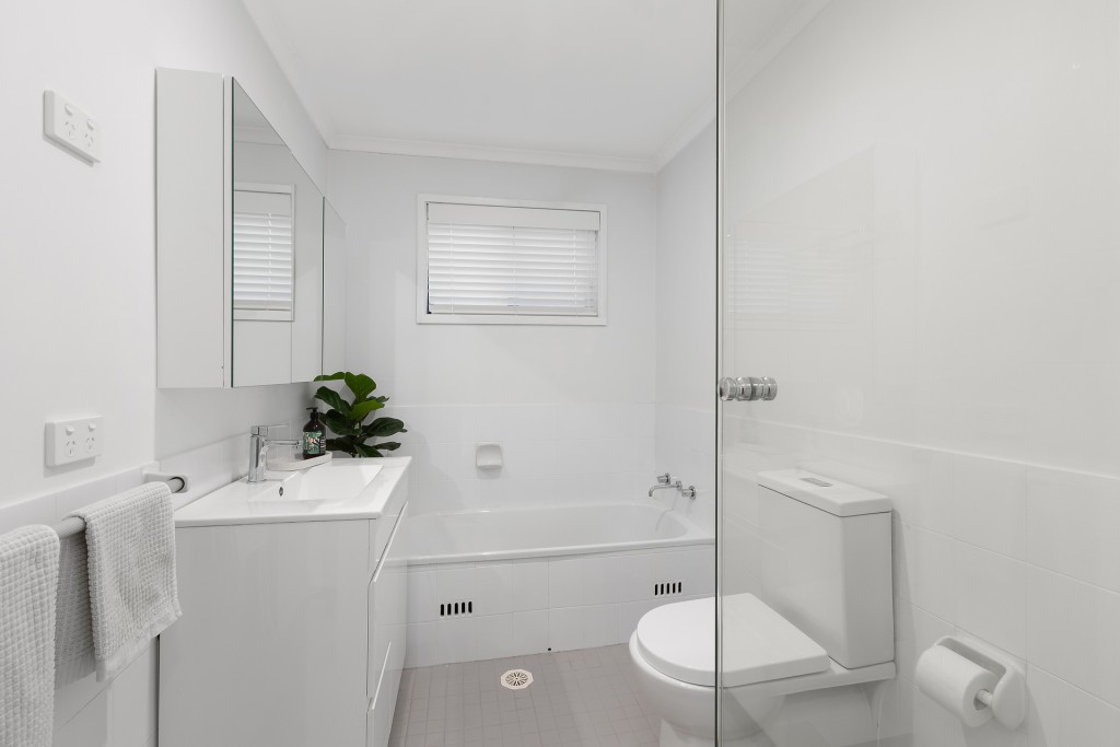 4/9 Oakland Avenue, Baulkham Hills NSW 2153 - photo 8