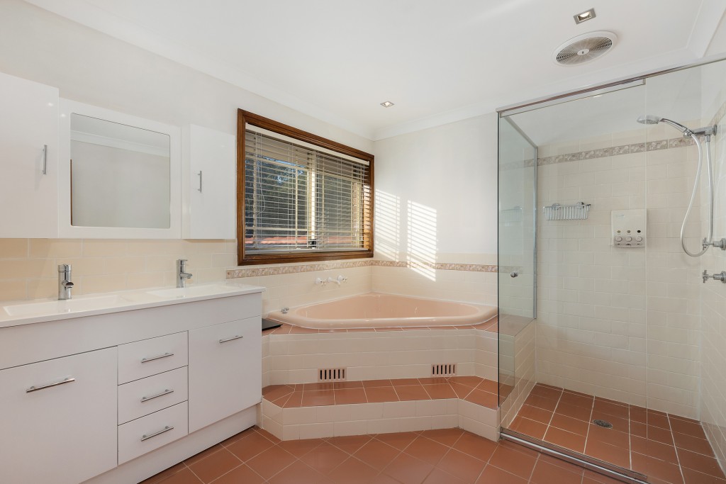 8 Brett Place, West Pennant Hills NSW 2125 - photo 7