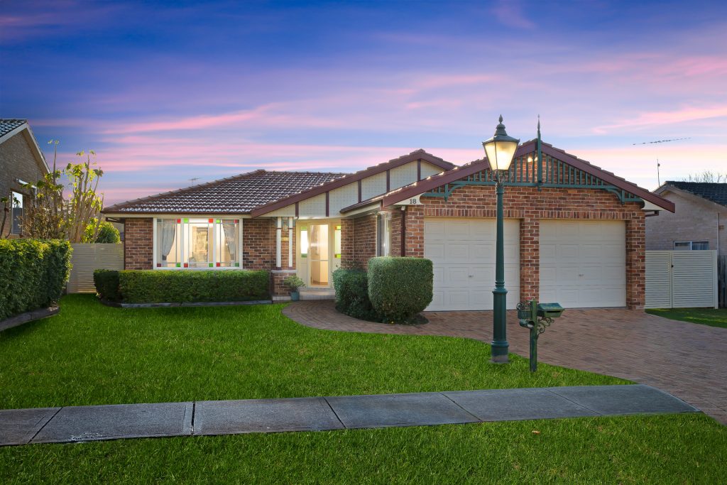 18 Hampton Crescent, Prospect NSW 2148 - McGrath West Group