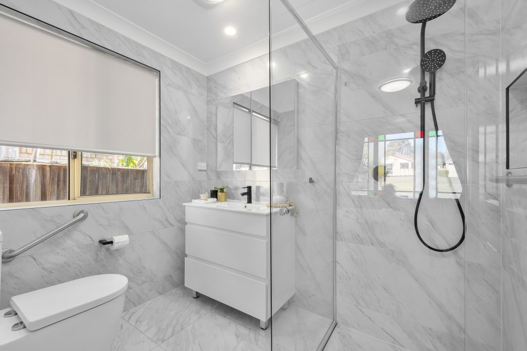 18 Hampton Crescent, Prospect NSW 2148 - photo 6