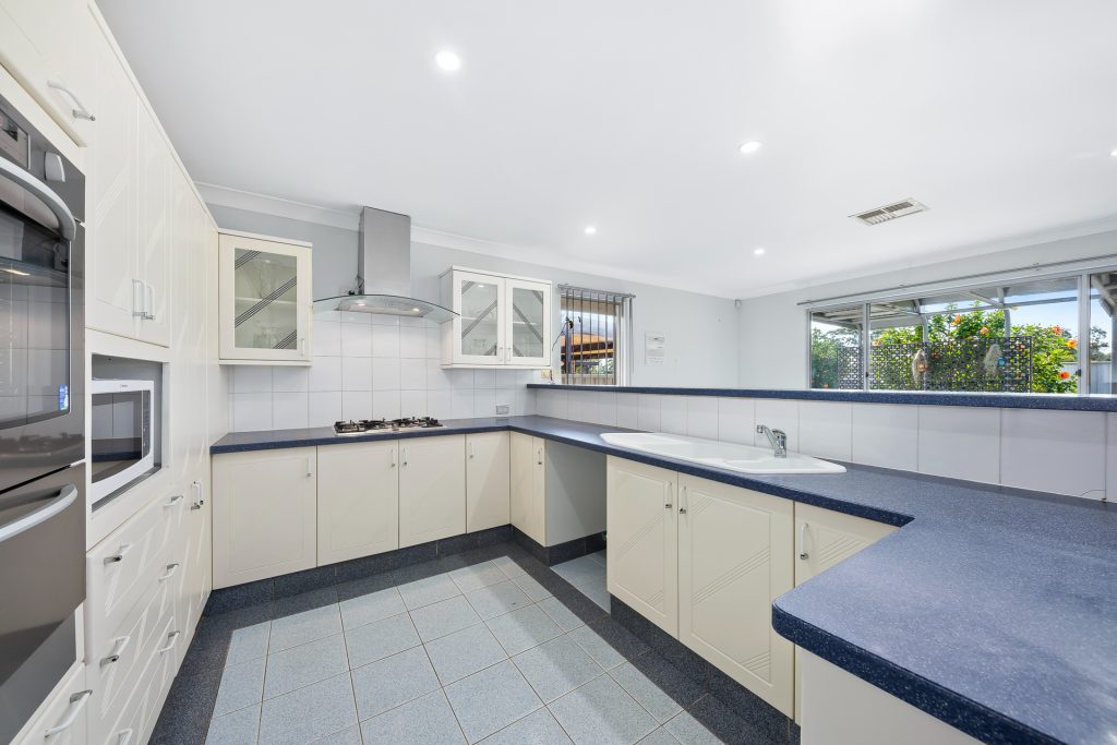 14 Chapel Circuit, Prospect NSW 2148 - photo 3