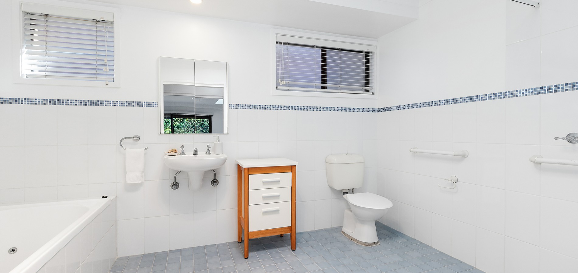 9 Manuka Avenue, Baulkham Hills NSW 2153 - photo 11