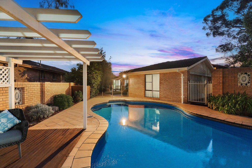 9 Manuka Avenue, Baulkham Hills NSW 2153 - photo 14