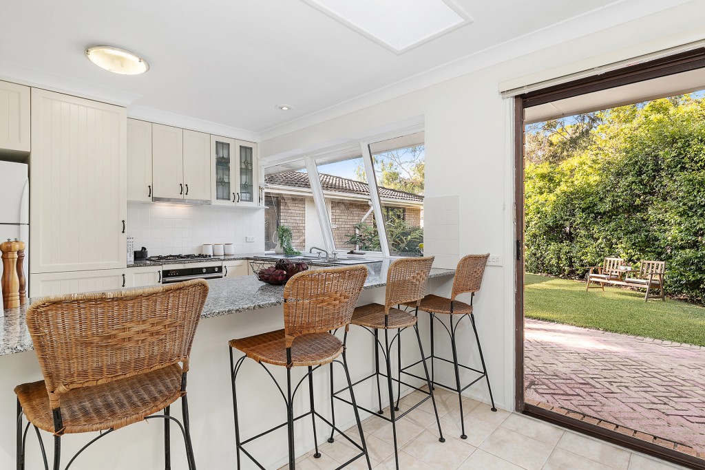9 Manuka Avenue, Baulkham Hills NSW 2153 - photo 4