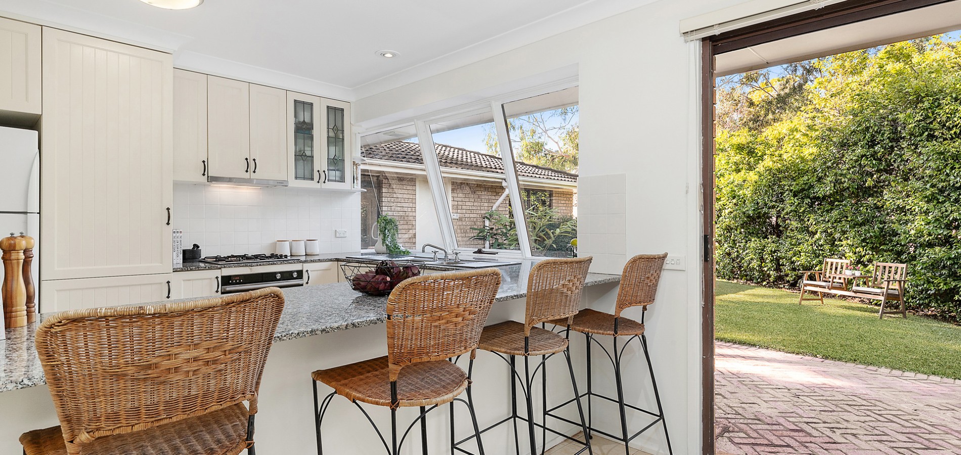 9 Manuka Avenue, Baulkham Hills NSW 2153 - photo 4