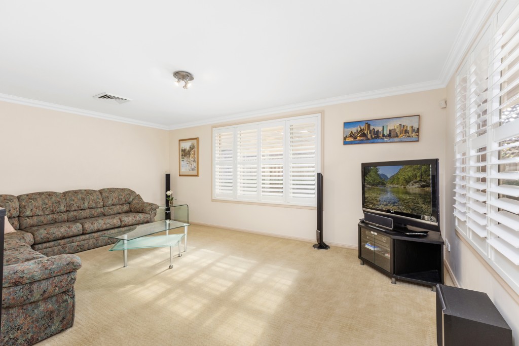 32 Beaumaris Avenue, Castle Hill NSW 2154 - photo 7