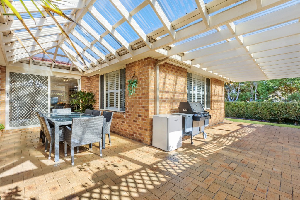 32 Beaumaris Avenue, Castle Hill NSW 2154 - photo 9