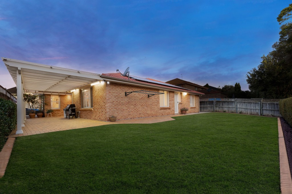 32 Beaumaris Avenue, Castle Hill NSW 2154 - photo 10