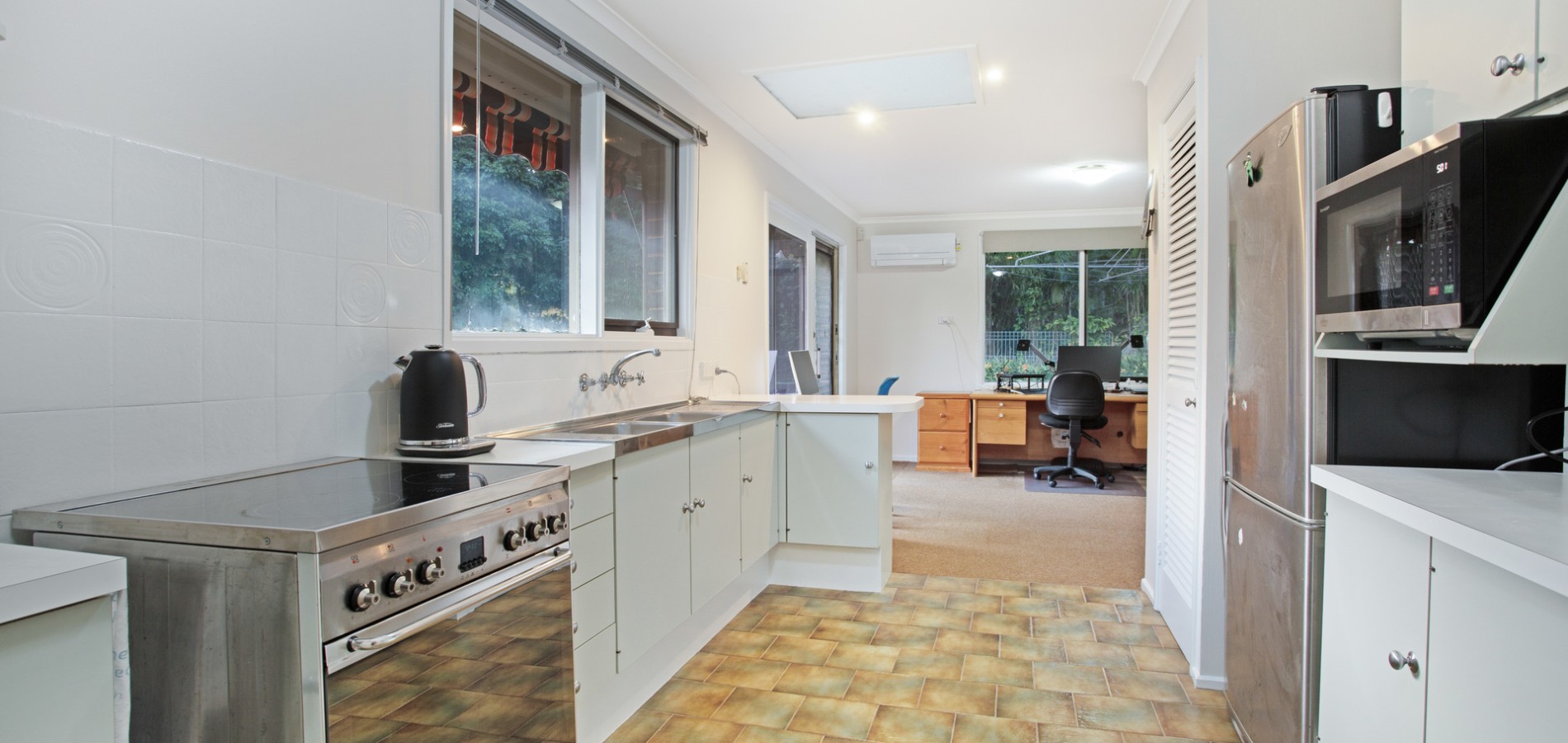 24 Mill Drive, North Rocks NSW 2151 - photo 4