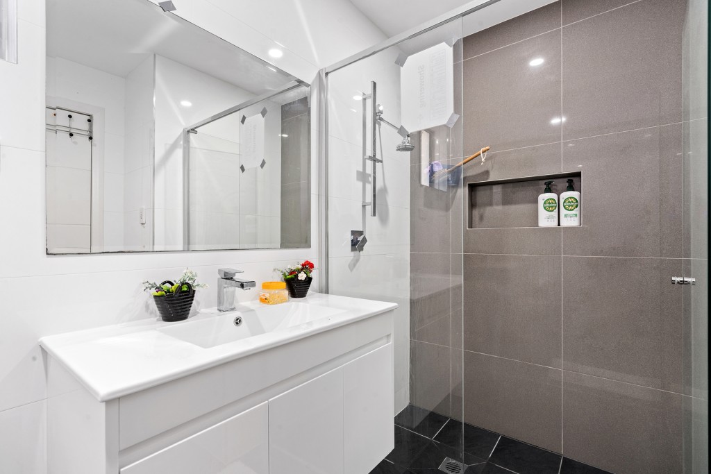 18 Summerfield Avenue, Quakers Hill NSW 2763 - photo 5