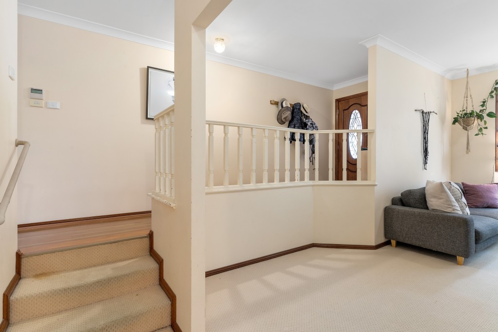 1/9 Wyldwood Crescent, Baulkham Hills NSW 2153 - photo 5
