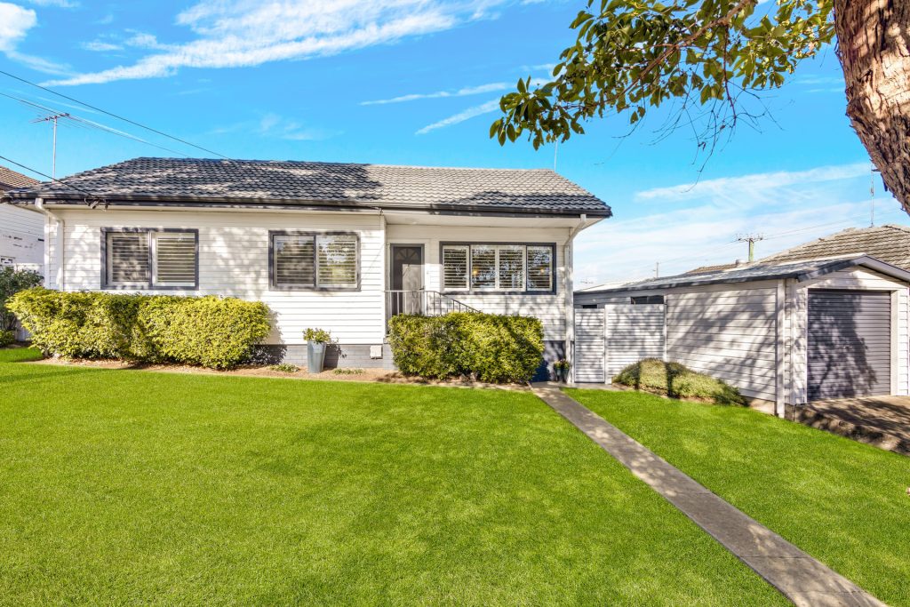 12 Adina Street, Seven Hills NSW 2147 - photo 2