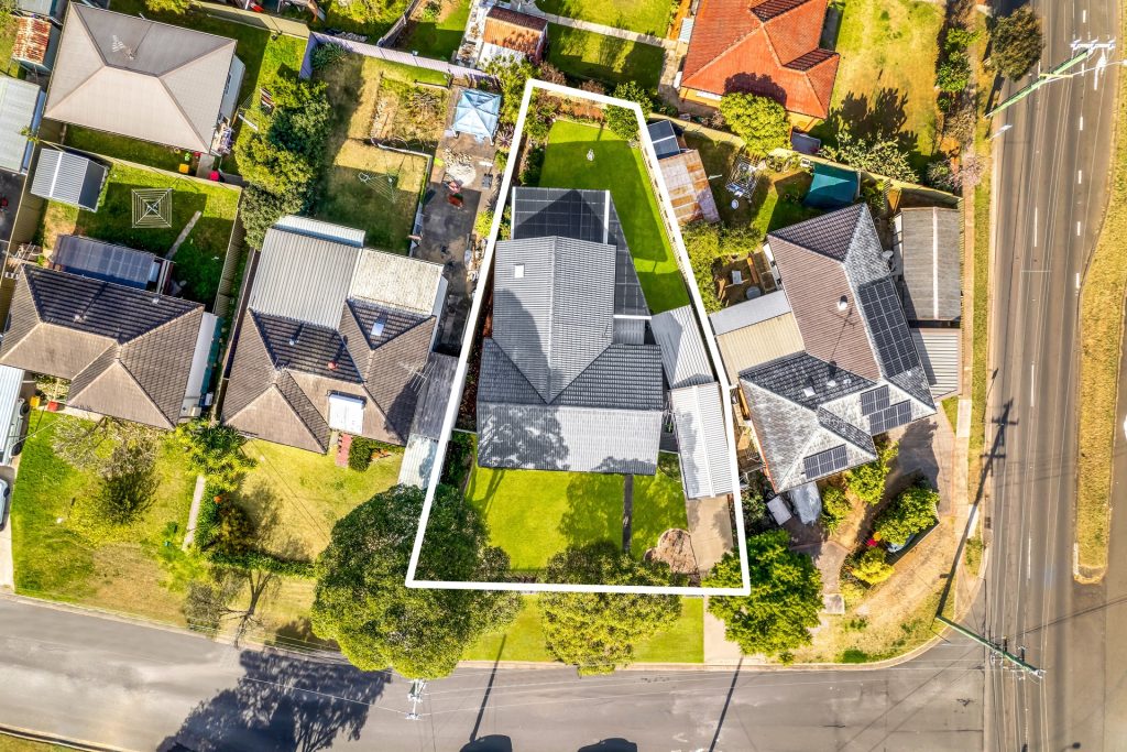 12 Adina Street, Seven Hills NSW 2147 - photo 16
