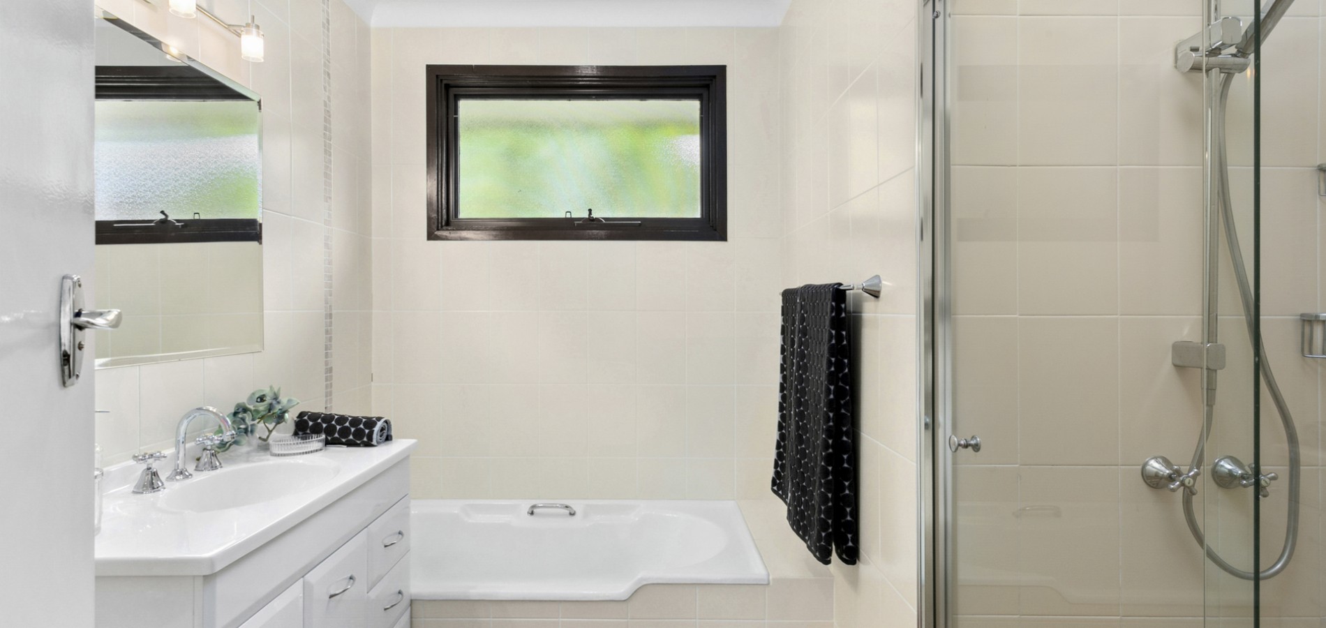 9 Rondelay Drive, Castle Hill NSW 2154 - photo 12