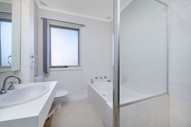 7 Stringybark Place, Bradbury NSW 2560 - photo 6