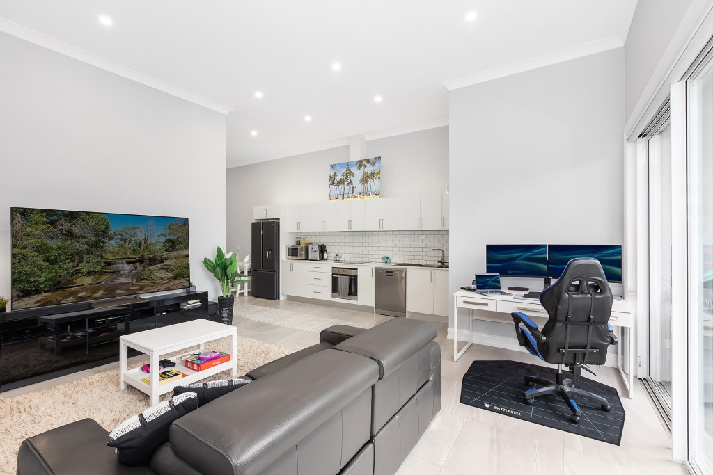 9 Belvedere Avenue, Castle Hill NSW 2154 - photo 15