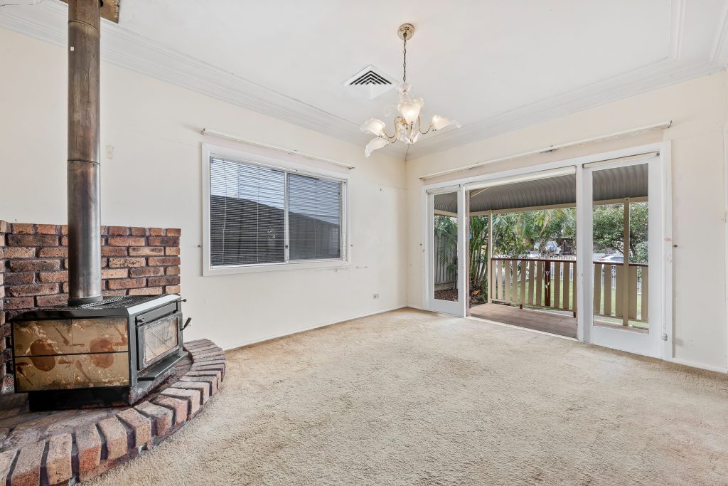 16 Leslie Street, Blacktown NSW 2148 - photo 2