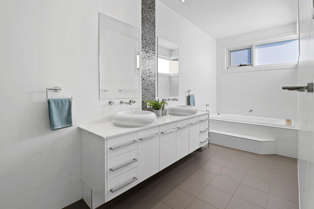 7 Braeburn Crescent, Bella Vista NSW 2153 - photo 16