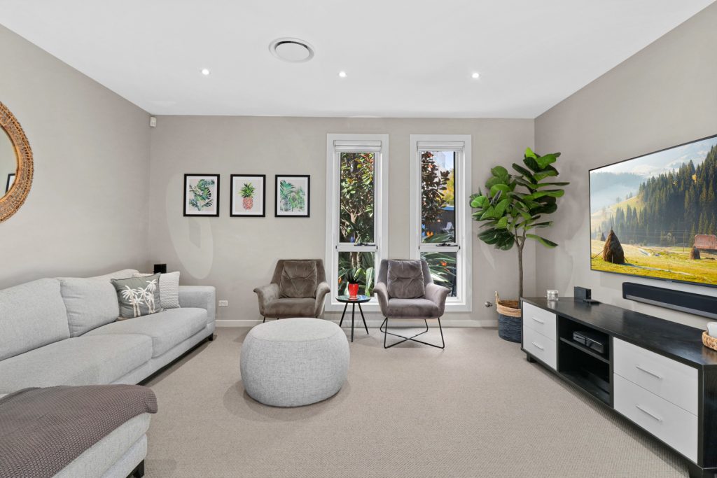 7 Braeburn Crescent, Bella Vista NSW 2153 - photo 4
