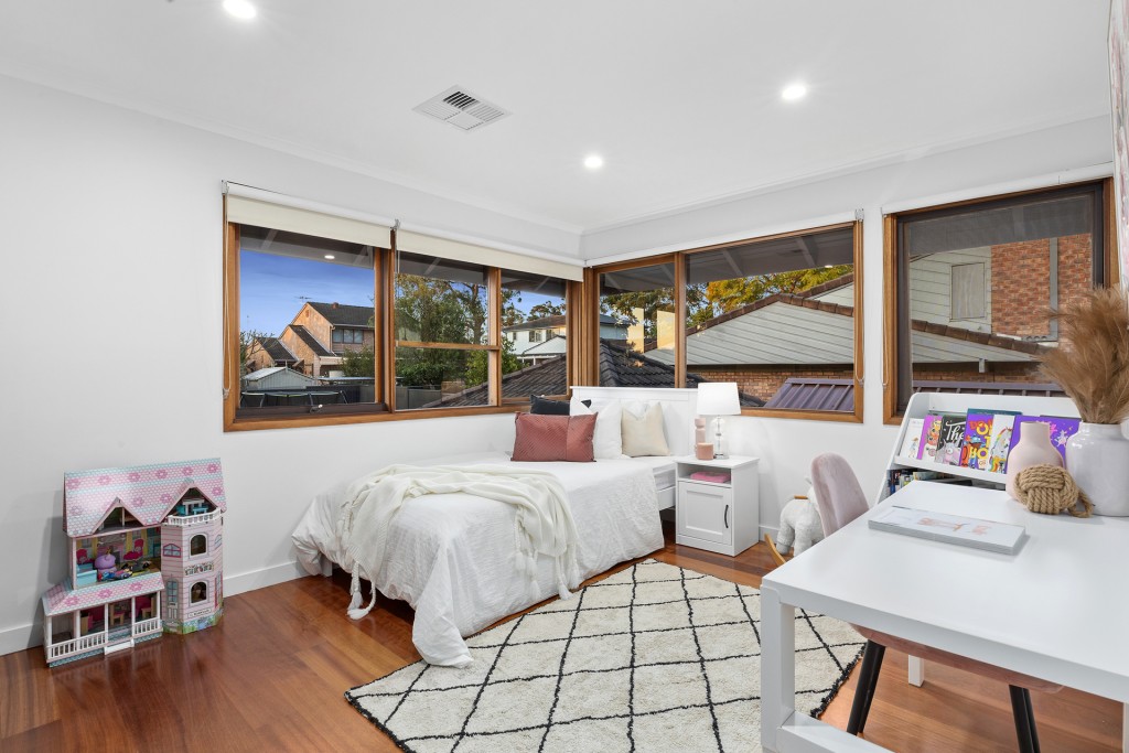 4 Eather Avenue, North Rocks NSW 2151 - photo 13