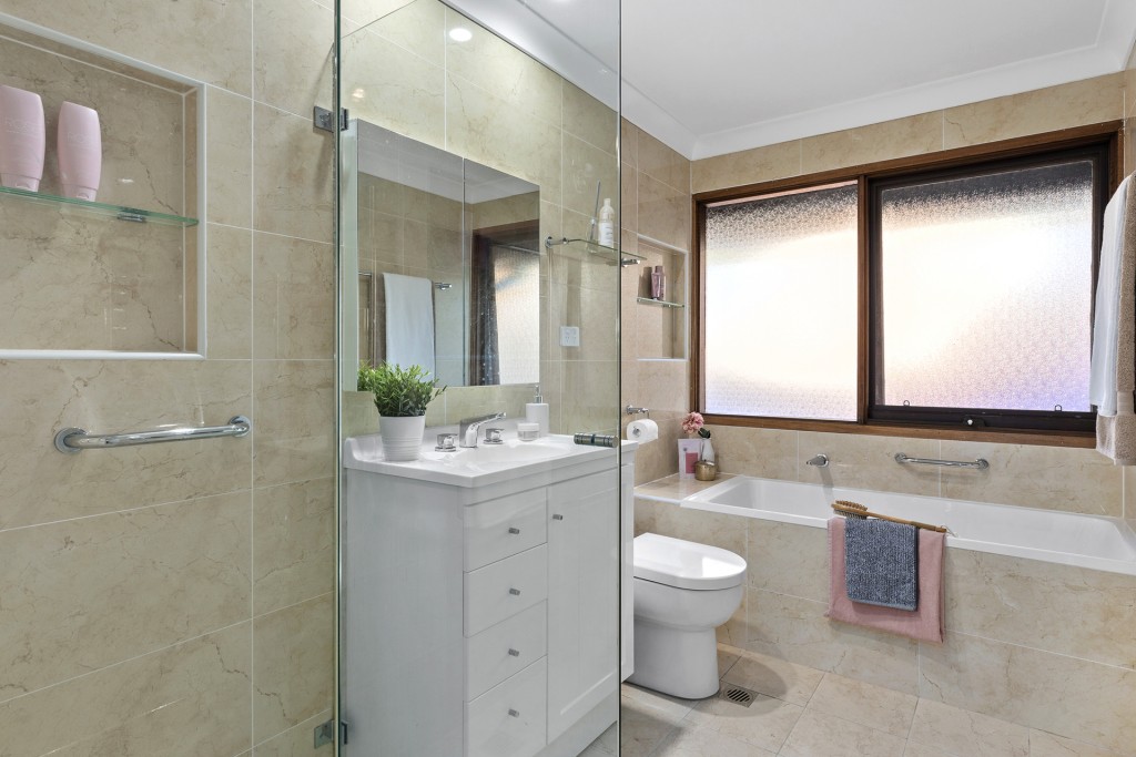 4 Eather Avenue, North Rocks NSW 2151 - photo 14